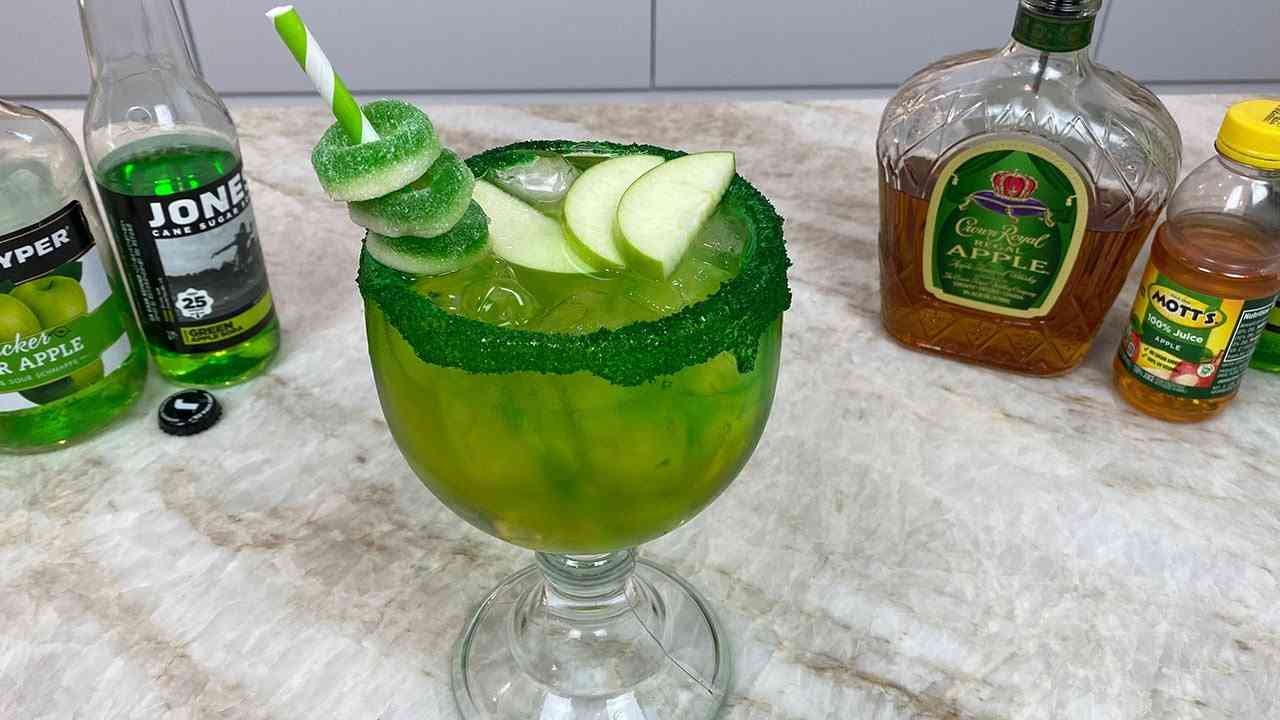 Crisp & Smooth — Crown Apple Drink Recipe - Drinks